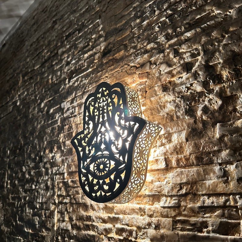 Brass wall light, hand-shaped wall light, wall decoration with engraving